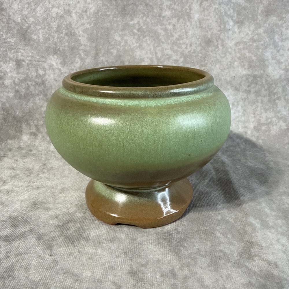 Frankoma VTG Pottery, Model 22A, Prairie Green glaze Ceramic footed planter/vase